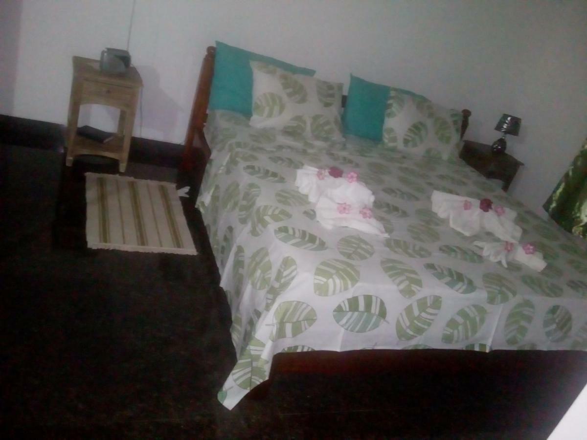 Corner Bay Beau Vallon,mahe * Victoria